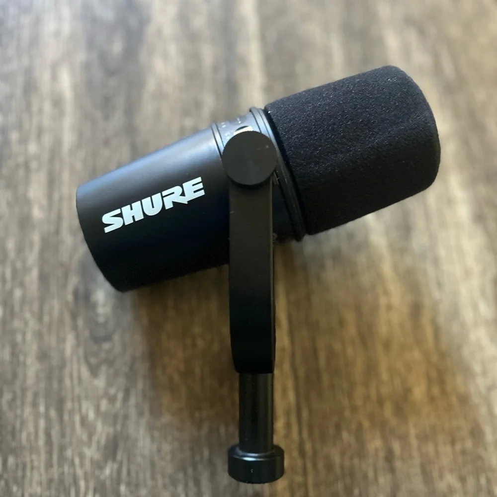 Shure MV7+